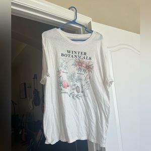 American Eagle winter botanicals oversized T shirt. Size Medium #americaneagle